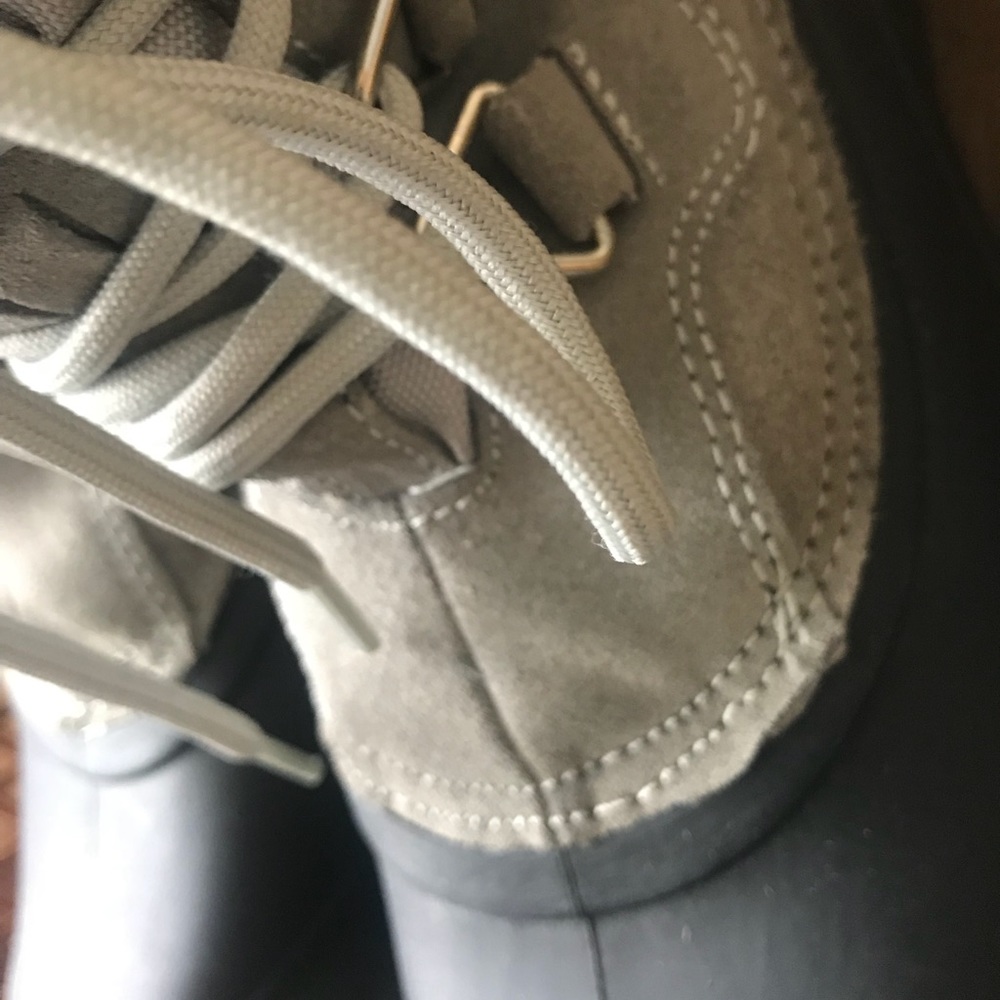 Thinsalate snow boots used once  9